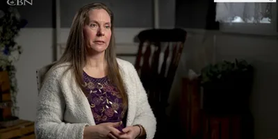 Após ataque cardíaco, mulher vê o céu enquanto médicos a ressuscitam: \"Foi lindo\"