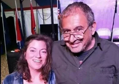 Mulher alcoólatra é curada ao receber oração: "Jesus ainda salva e liberta"