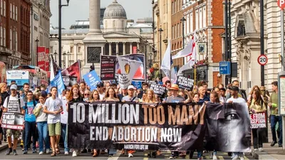 Mais de 7.000 pessoas marcham pela vida em Londres