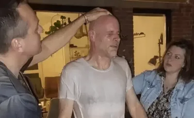 Evangélico batiza melhor amigo após anos de oração: “Deus é tão bom”