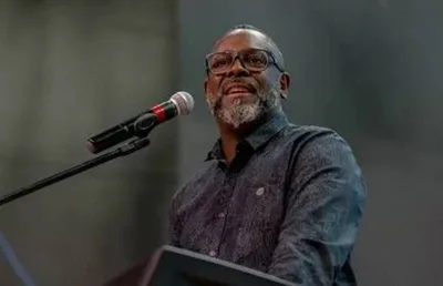 “Deus Cuida de Mim”: Kleber Lucas lança livro sobre sua trajetória de fé