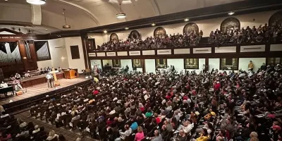 \"Vi tumores desaparecendo\": Pastor relembra milagres durante avivamento de Asbury