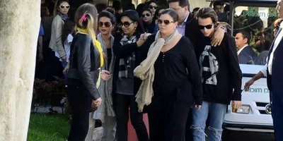 Eyshila e familiares se emocionam no enterro de Matheus Oliveira: \"A vontade de Deus é soberana\"