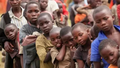 Feiticeiros sacrificam crianças para obter riquezas em meio à seca, em Uganda