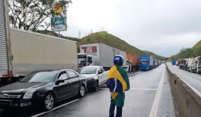 Manifestações contra Lula crescem em todo o país