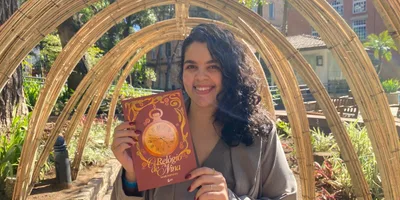 Mari Mendes estreia na ficção cristã com \"O Relógio de Nina\"