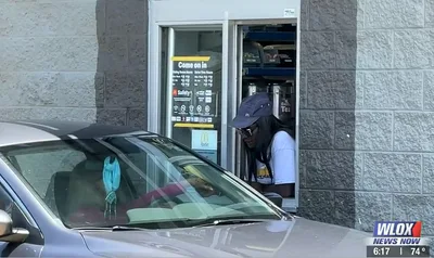 Atendente do McDonald's ora pelos clientes nos EUA: "Deus trabalha de formas misteriosas"