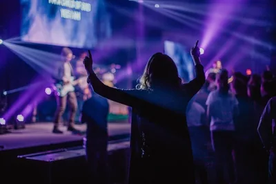Pesquisador afirma que jovens evangélicos são tão conservadores quanto fiéis mais velhos | Notícias Gospel