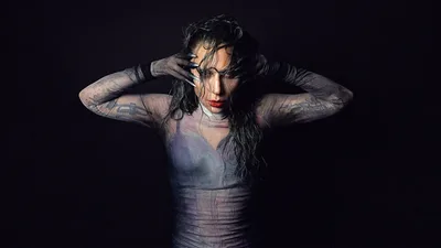 Lady Gaga é acusada de 'blasfêmia' por nova música 'Disease'