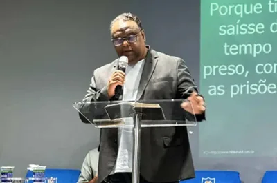 Esteves Jacinto revela que já foi vítima de comentários racistas na igreja