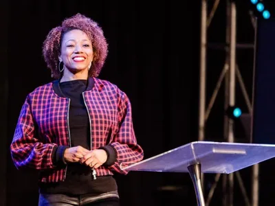 Pastora que se tornou alcoólatra é liberta após encontro com Deus na reabilitação