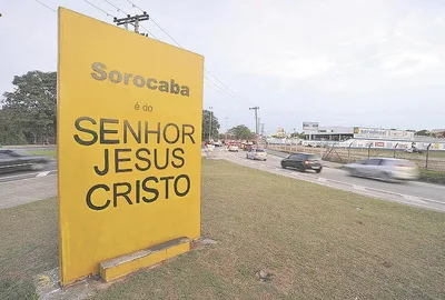 Justiça decide pela permanência de totem com a frase "Sorocaba é do Senhor Jesus"