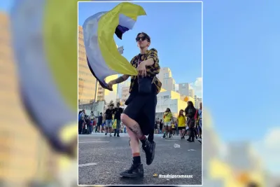 Filha de Soraya Moraes vai à Parada Gay e desabafa: "Grata a Deus que me fez assim"