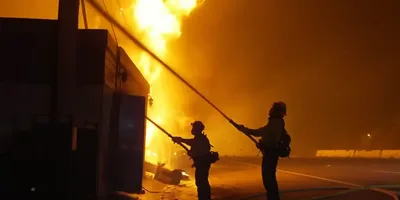 Atores cristãos pedem orações em meio a incêndios na Califórnia: \"Deus, traga chuva\"