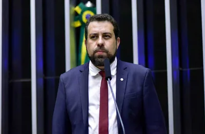 Visando a prefeitura de São Paulo, Boulos busca apoio dos evangélicos
