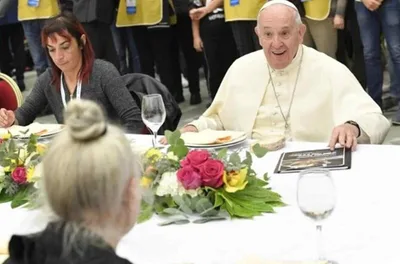 Papa Francisco convida ‘mulheres trans’ para almoço no Vaticano