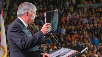 País dividido só pode ser curado por Deus, exorta pastor Franklin Graham