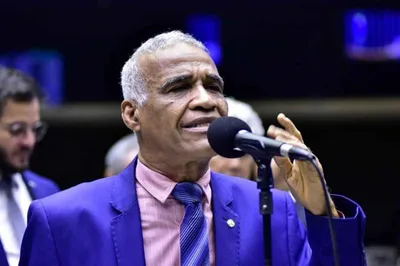 Deputado evangélico reclama e diz que está sem relações com a esposa há meses