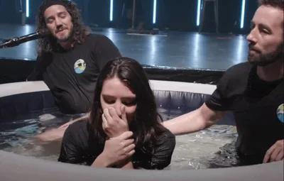 Muçulmana se entrega a Jesus Cristo e é batizada