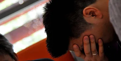 Muçulmano vai a igreja para interromper culto, mas se converte: "Ouvi que Deus me ama"