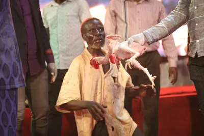 Bruxo com 30 anos de atuação se rende a Cristo durante culto: "Nunca vi nada assim" | Notícias Gospel