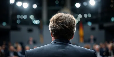 Quando a política vira religião: O perigo da idolatria nas ideologias modernas