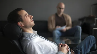 Terapias para enfrentar homossexualidade diminuem níveis de depressão, diz estudo