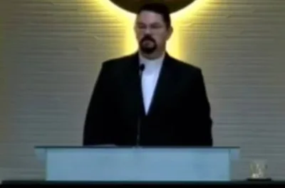 Pastor ameaça expulsar fiéis que votarem no PT e chama Lula de anticristo