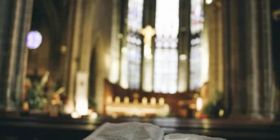 Maioria dos europeus se declaram cristãos, mas não frequentam a igreja