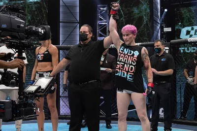 Conselho de Boxe proíbe luta entre homens biológicos e mulheres