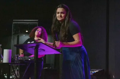 Pregadora Thalissa Faleiro sofre acidente dentro da Igreja