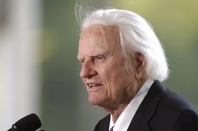 "Trate a Bíblia como uma bênção, não como um fardo", diz Billy Graham