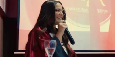 Jovem prega Jesus em discurso de sua formatura: \"Ele morreu por você, creia no Evangelho\"