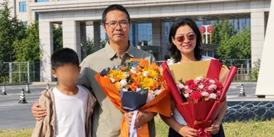 Pastor torturado na China é libertado após 4 anos; seu pai tem destino incerto