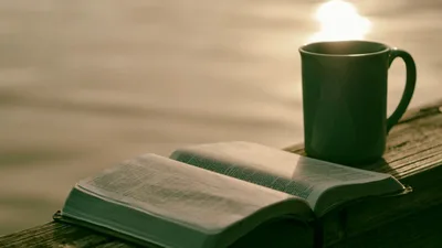 Pastor lança livro de superação com reflexões bíblicas em formato de cordel