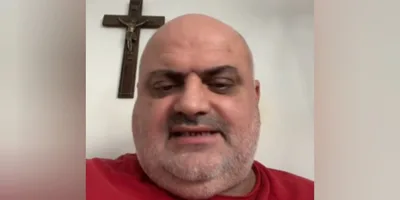Cristão cadeirante é assassinado durante transmissão ao vivo na França