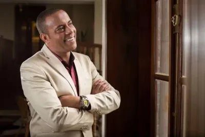 Dedé de Jesus é acusado de trocar agenda em igreja pequena por cachê maior