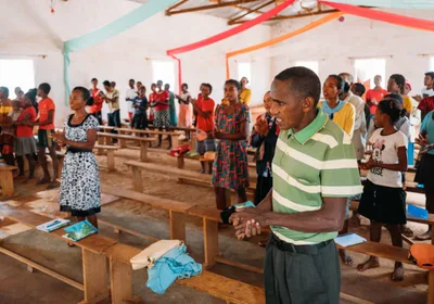 Feiticeiro em Madagascar se converte e abandona ocultismo