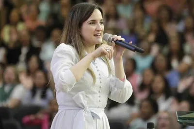 Durante culto fúnebre, filha de Keila Ferreira foi consagrada pastora