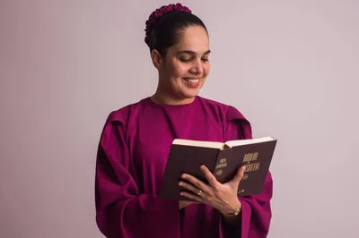 Fuxico Gospel entrevista cantora Nívea Silva nesta quinta-feira (1º)