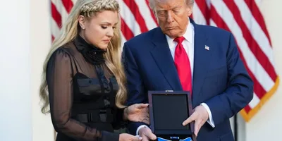 Trump homenageia Charlie Kirk com a mais alta honraria civil dos EUA
