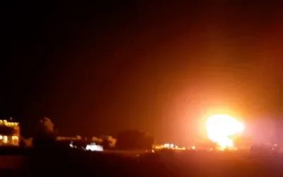 Israel bombardeia alvos do Hamas em Gaza, em resposta a balões incendiários