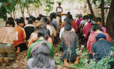 Famílias cristãs são expulsas de casa por budistas locais, no Laos