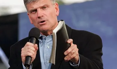‘Tiramos Deus das escolas e dos lares’, lamenta Franklin Graham após novo ataque nos EUA