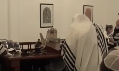 Judeus do Bahrein adoram em público pela 1ª vez em mais de 70 anos