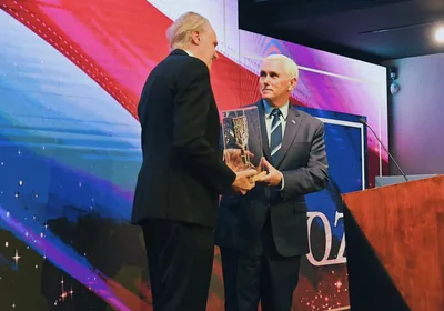 Mike Pence recebe prêmio “Amigos de Sião” por apoiar Israel