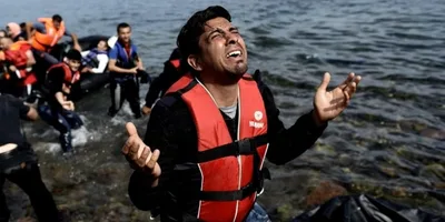 Jesus aparece a refugiados em travessia no mar e acalma tempestade