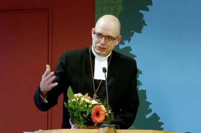 Bispo e política finlandesa enfrentam julgamento por declarações LGBT