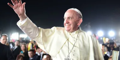 Vaticano aprova diretrizes que permitem homens gays se tornem padres