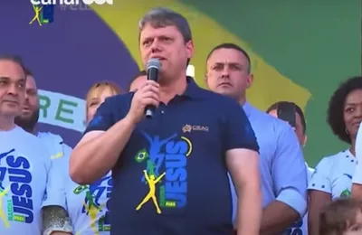 Tracísio participa da Marcha Para Jesus e exalta ensinamentos bíblicos